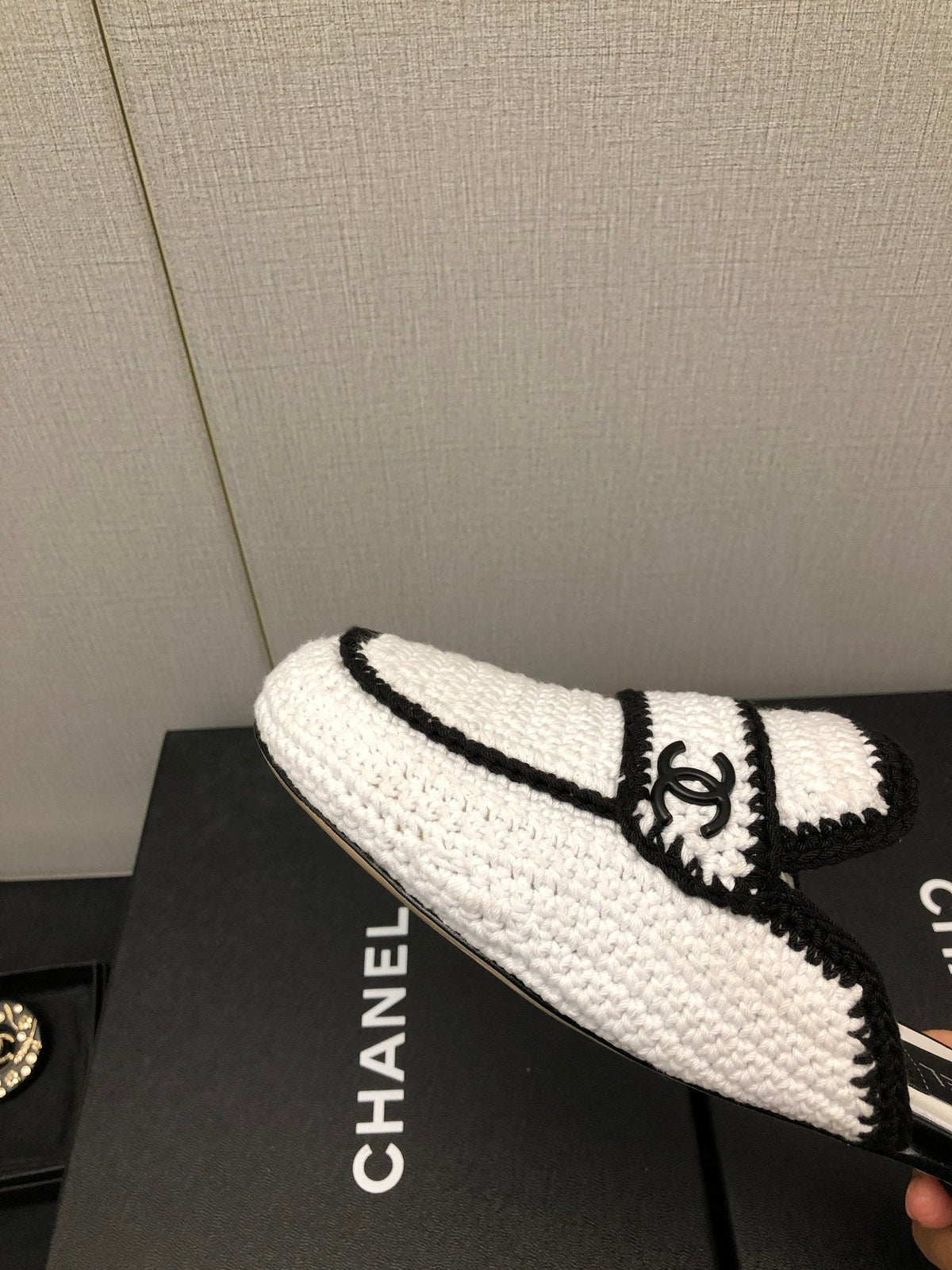 CHANEL HALF-MULES IN WHITE MIX BLACK WOOL WOVEN