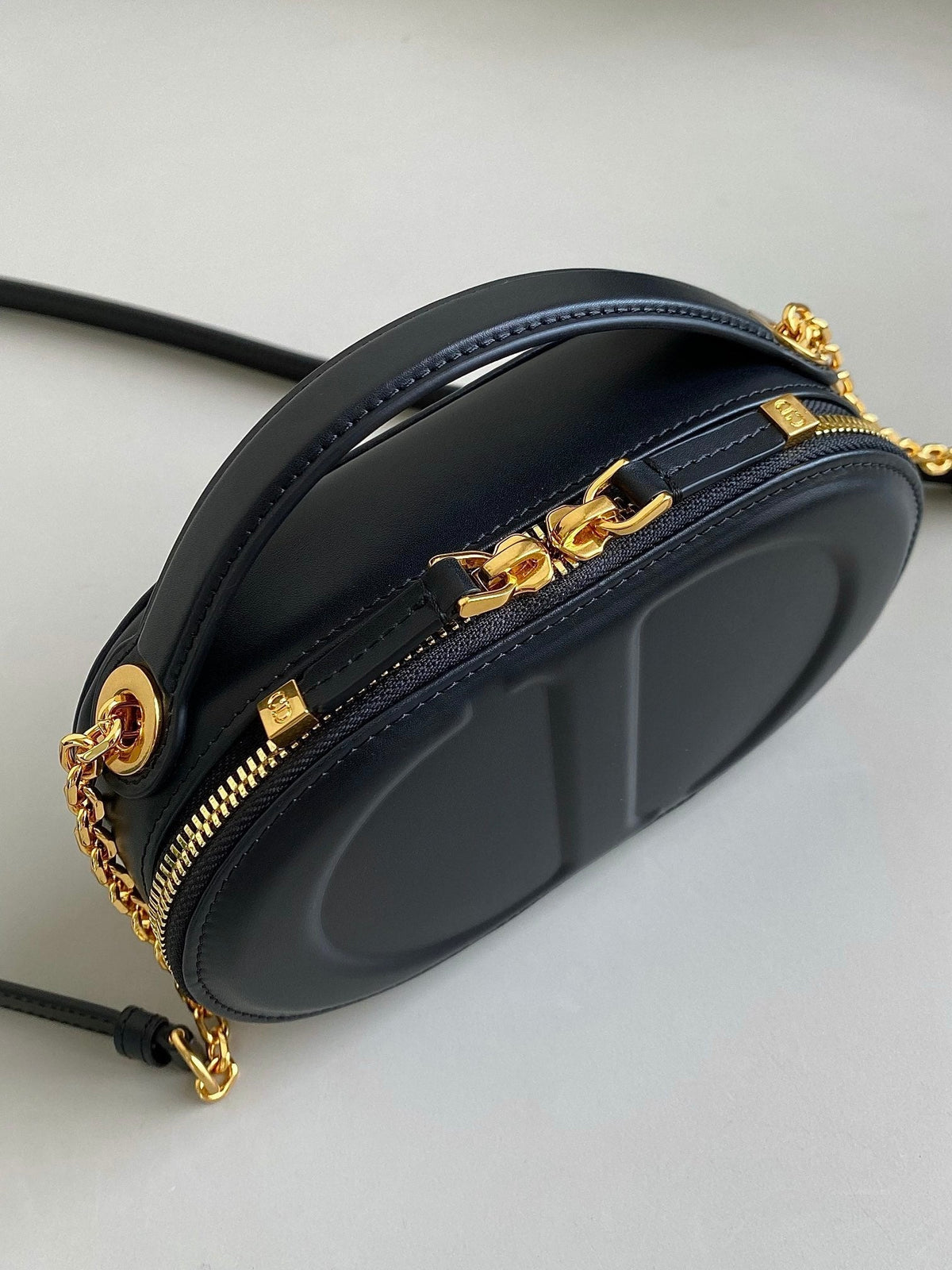 DIOR SIGNATURE 18 OVAL BAG IN BLACK CALFSKIN