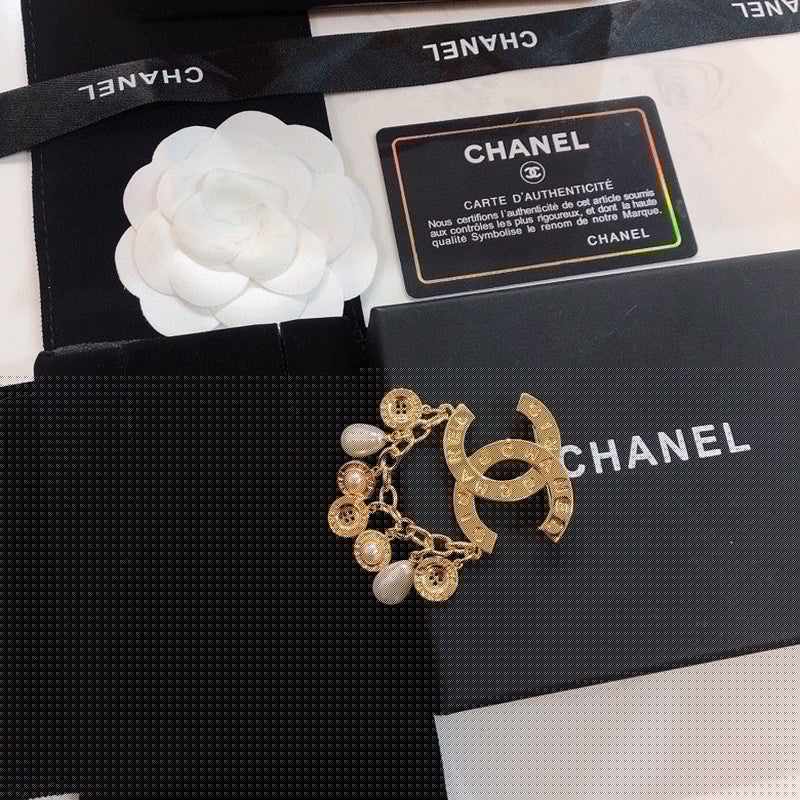 18K  Chanel Pearl Pendant Brooch