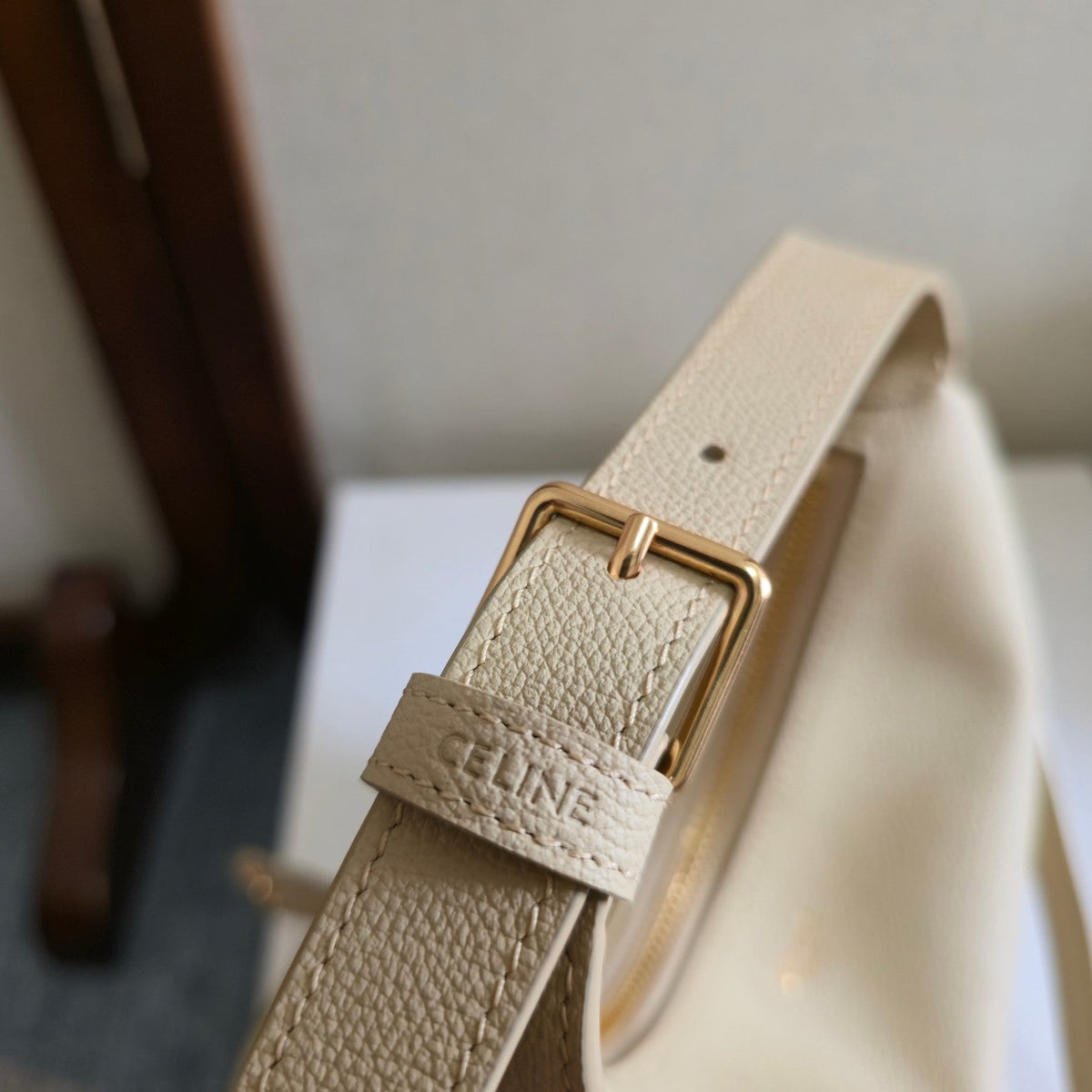 CELINE 25S TEEN LULU BAG 24MM IN BEIGE CALFSKIN GOLD HARDWARE