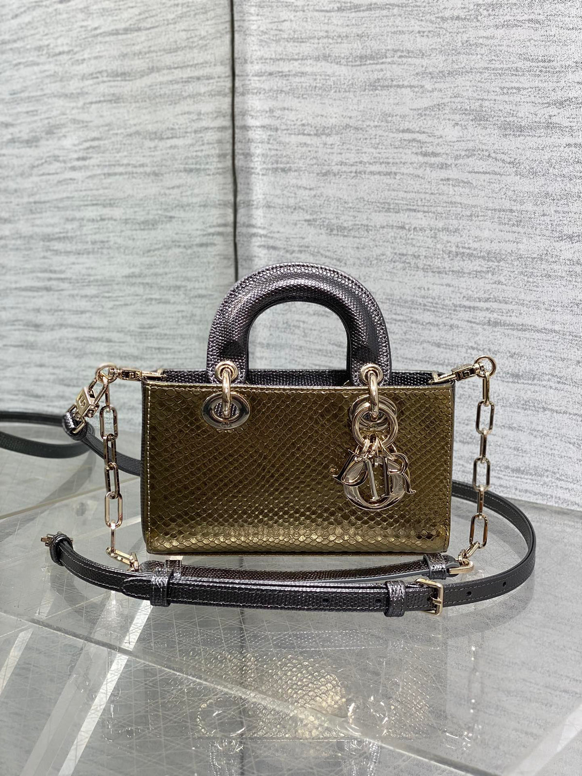 DIOR MEDIUM 16 LADY BAG IN GOLD METALLIC LAMBSKIN