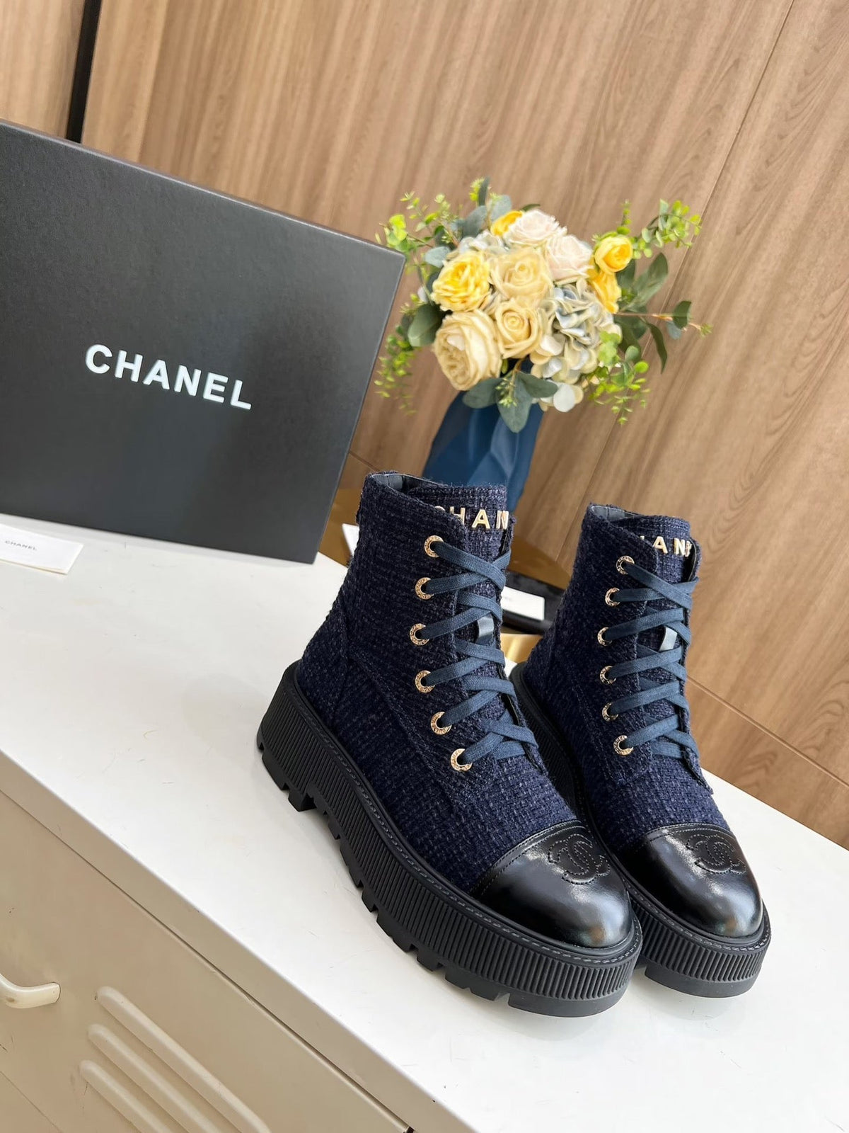 CHANEL SHORT BOOTS IN DENIM BLUE TWEED AND BLACK CALFSKIN