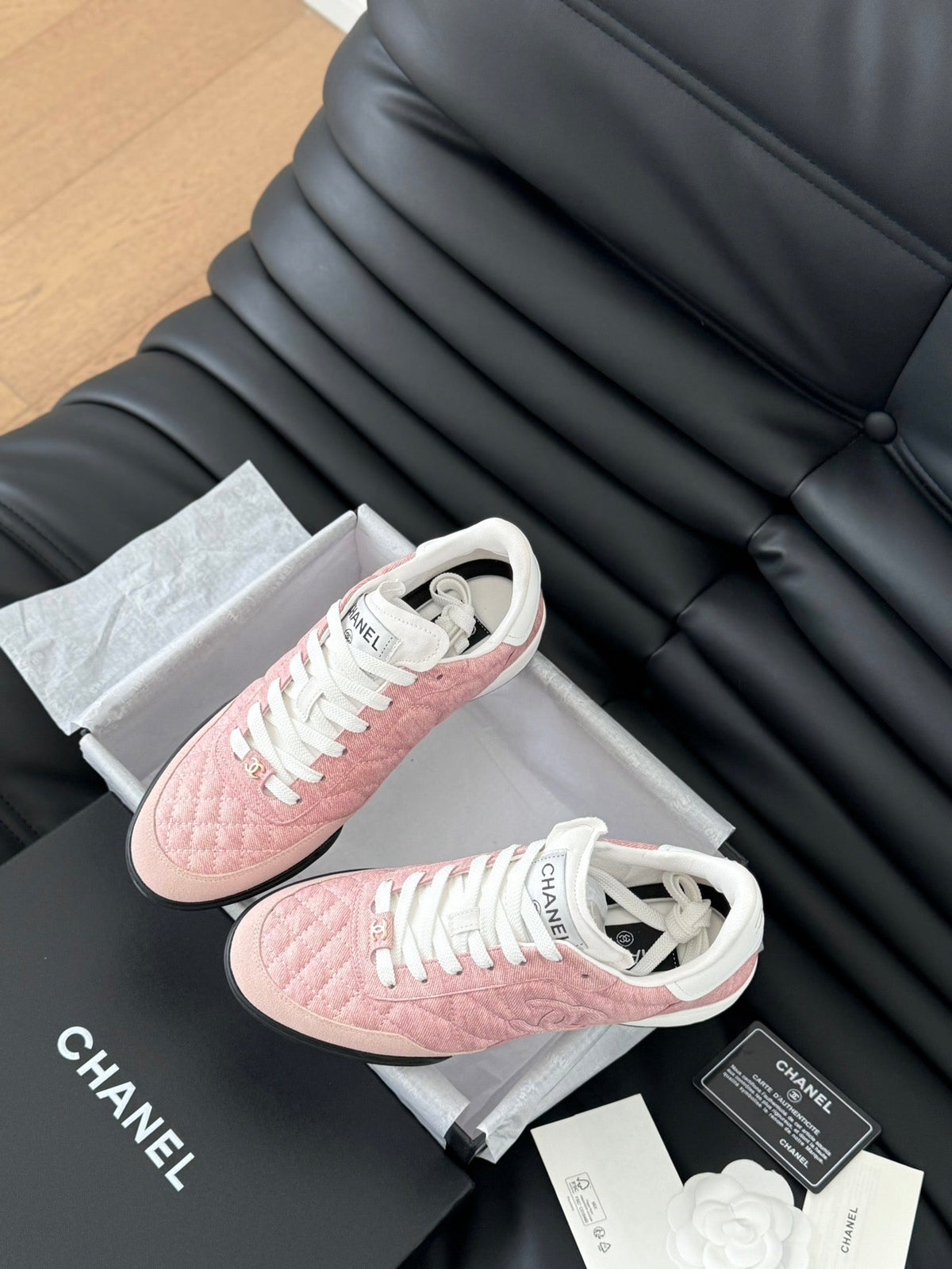 CHANEL SNEAKER IN LIGHT PINK MIX WHITE EMBROIDERED LAMBSKIN
