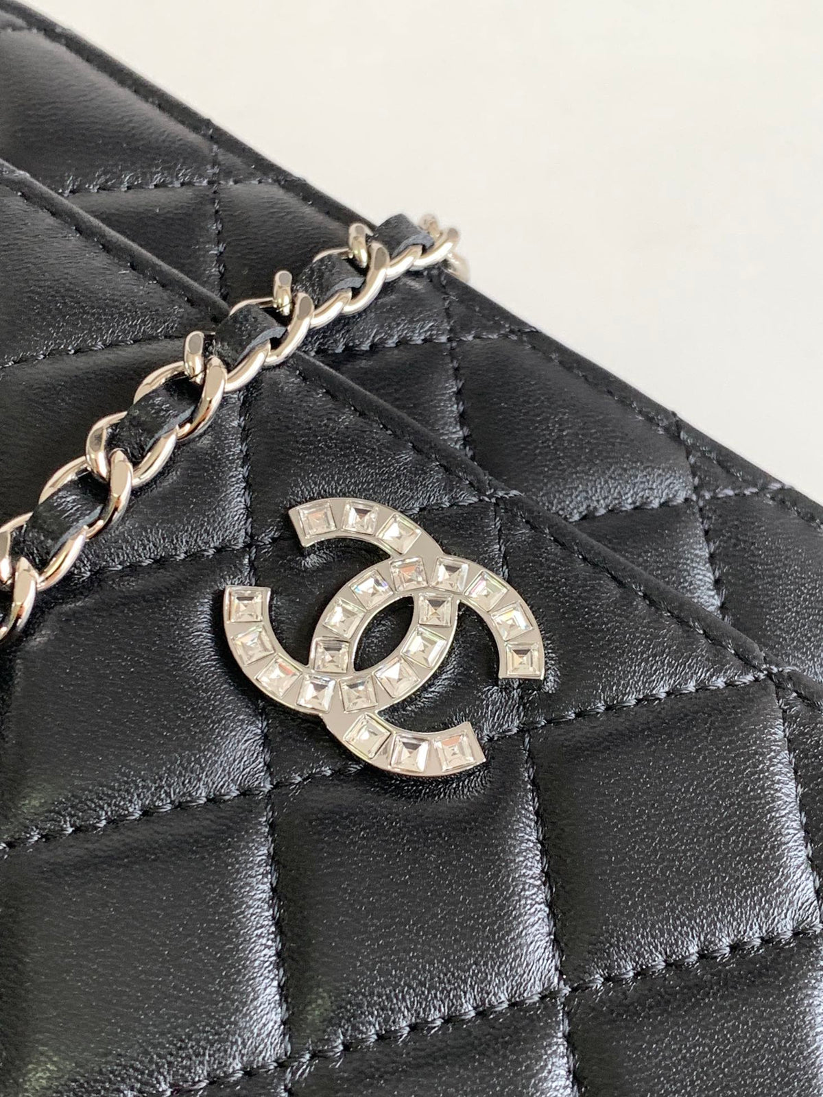 CHANEL WOC 19 BAG IN BLACK CALFSKIN WITH SILVER LOGO