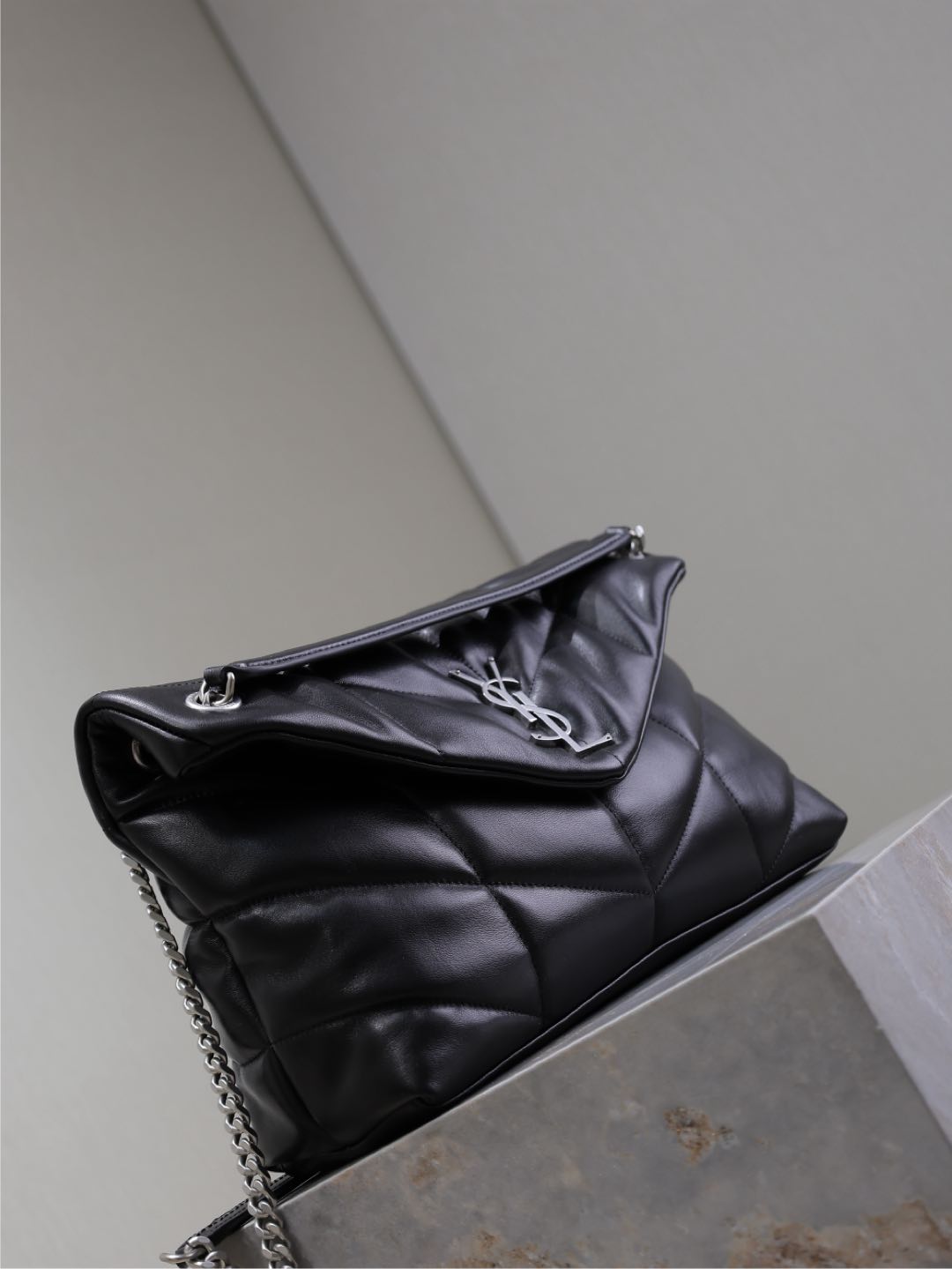 YSL 25S LOULOU PUFFER GM 35 IN BLACK CALFSKIN SILVER HARDWARE