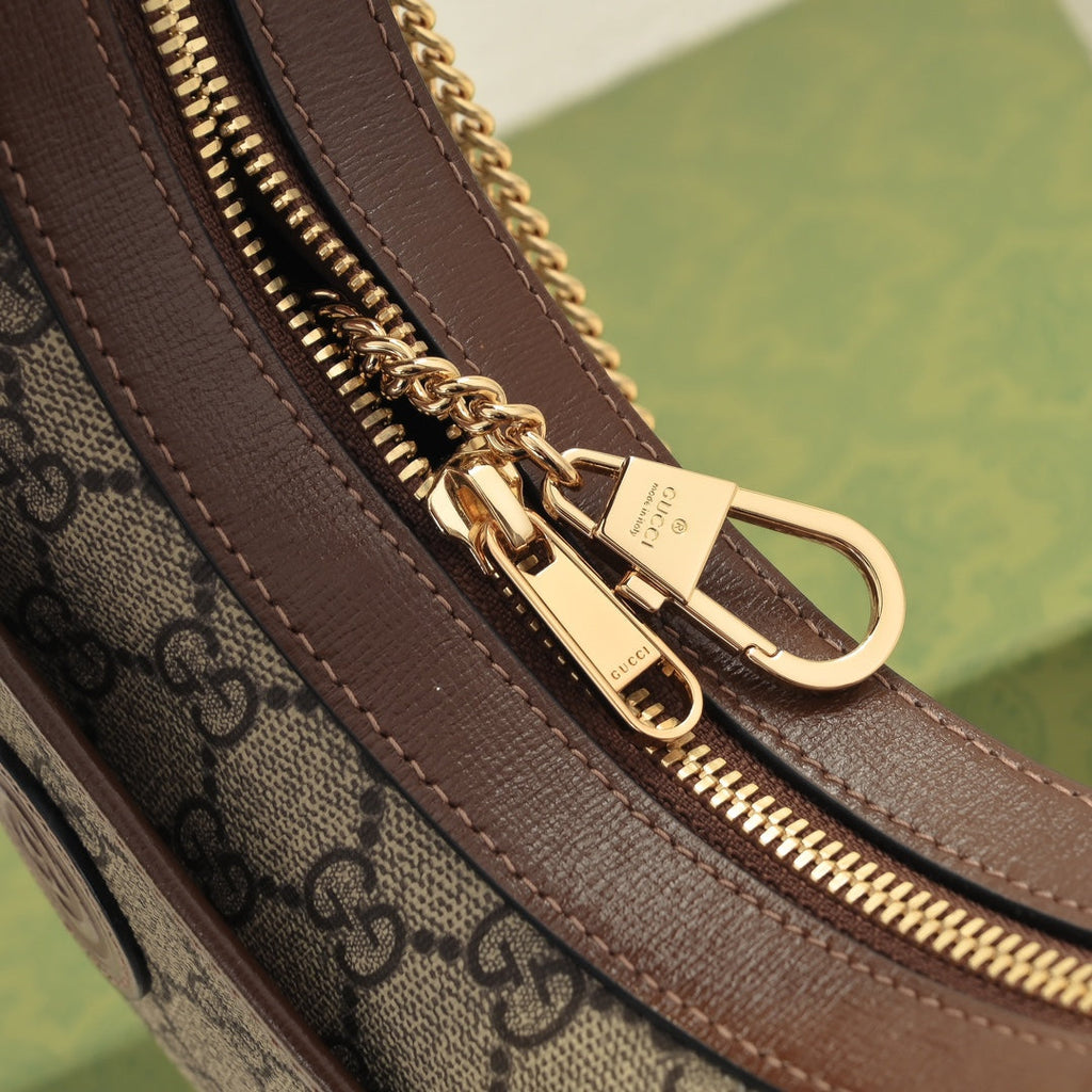 Gucci GG Retro Half Moon Bag-726843