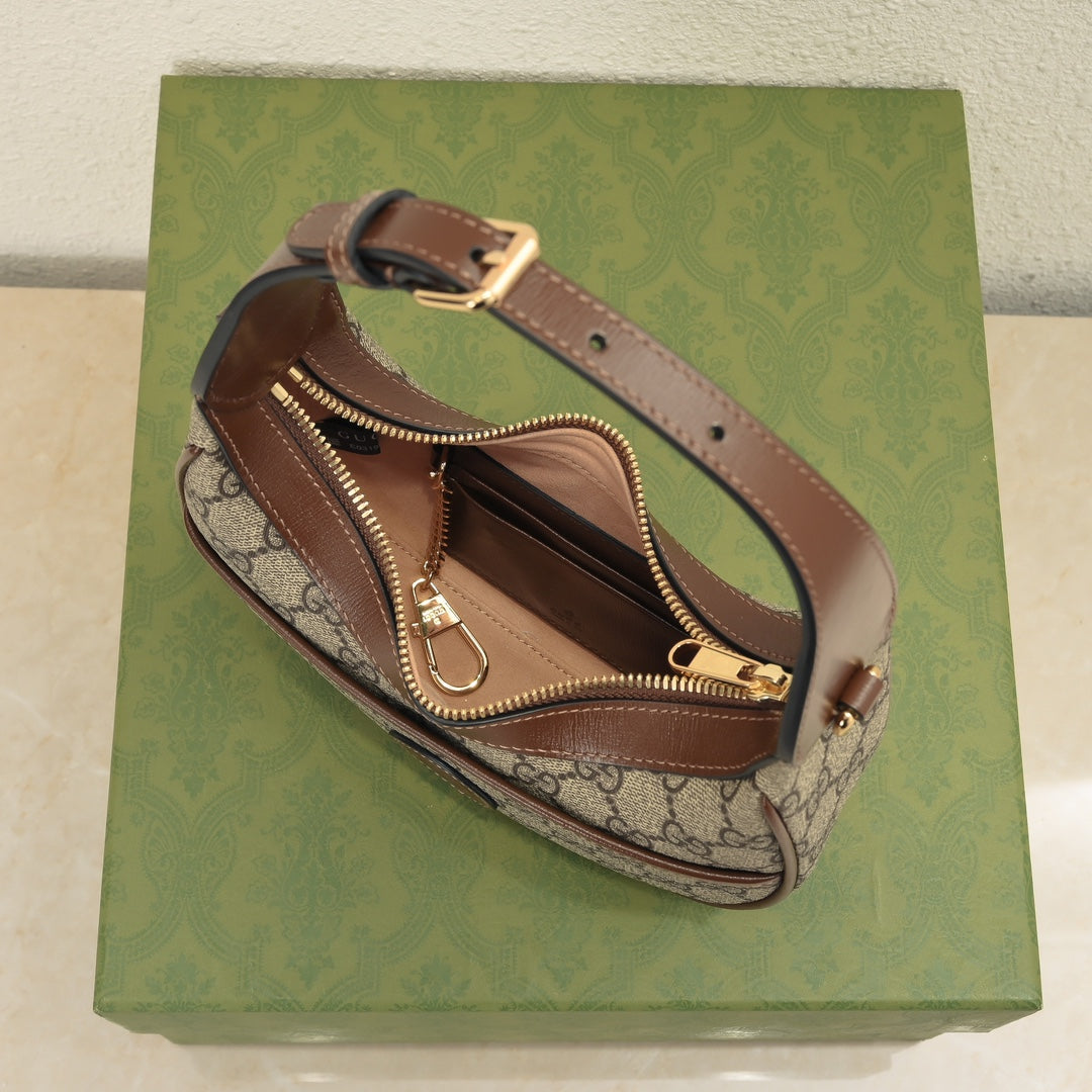 Gucci GG Retro Half Moon Bag-726843