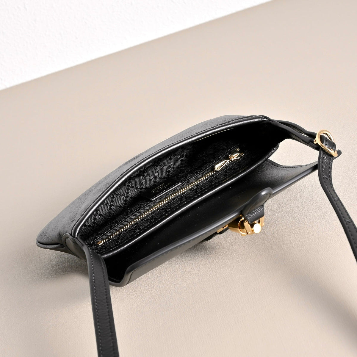 Gucci Jackie Mini Shoulder Bag-867156