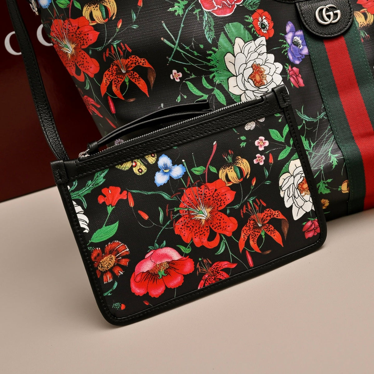 Gucci GG Giglio Floral Tote Bag-853971